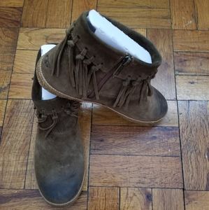 Ugg moccasin style booties with fringes